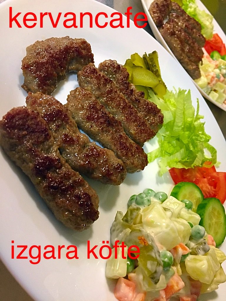 İzgara köfte #kremalıtavuk#tavuksote#tavukkebap#tavukizgara#pideliköfte#kasapköfte#inegölköfte#köfte#karışıkızgara#korisoslutavuk#iskenderkebap#bursakebap#hamburger#bursapideliköfte#vazgeçilmezlezzetinadresi#bursadanyemedengitme#lezzetinadresi#lezzetdurağıkervan#köyekmeği#taklitlerindensakınınkervan#yemekbizimişimiz#bursa#kervancafecom#kervancafe#şefaşçı#cookingchef#şefismailözer